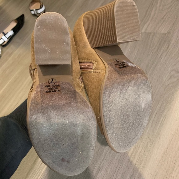 Brown lace up booties - Picture 3 of 3